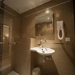 Central Hotel 3*