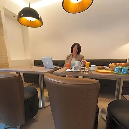 中央酒店 尼姆