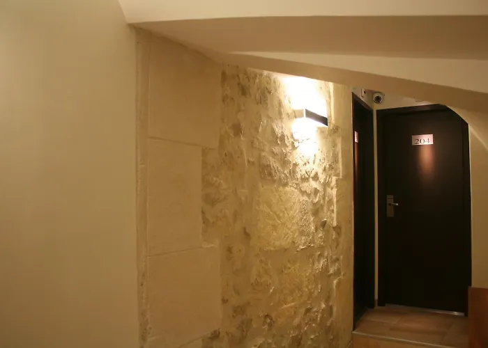 ホテル Central Hotel ニーム