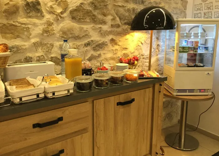 ホテル Central Hotel 3*