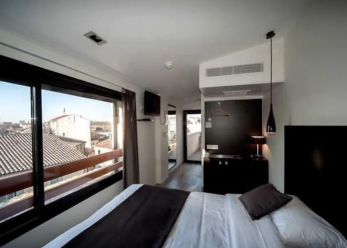 Central Hotel ニーム